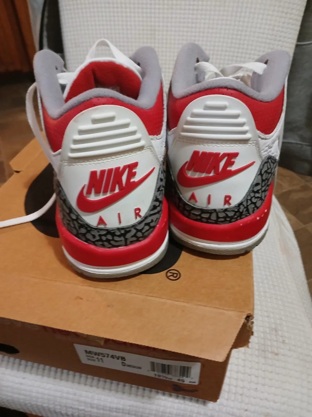 Jordan 3 Reto  White/Gray/Red Retro Basketball Shoes size 6.5 Youth